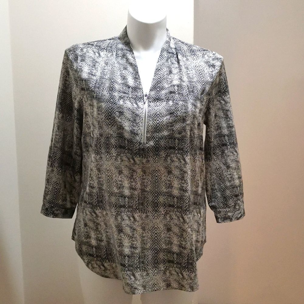 Jaclyn Smith Collection Blouse.